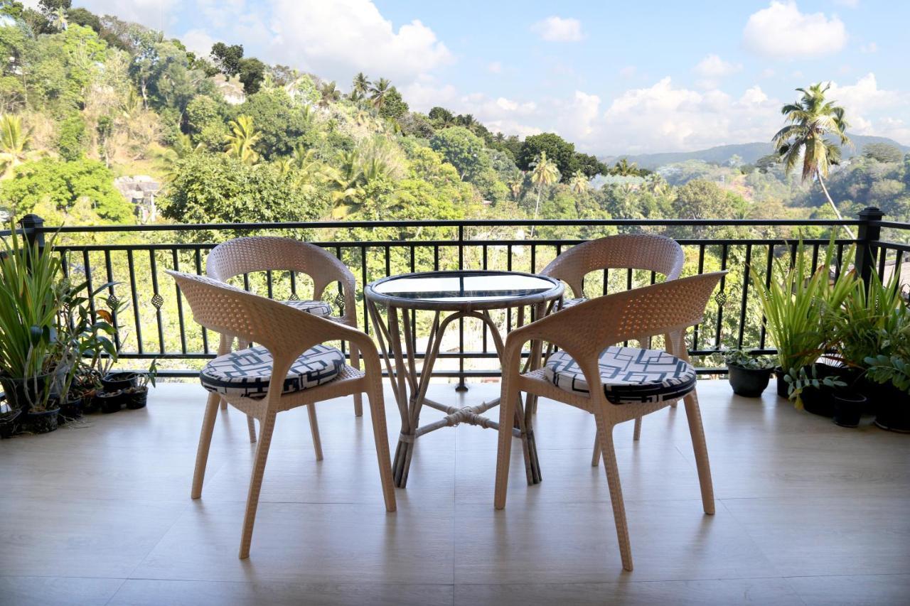 Chathu Holiday Home Kandy Eksteriør bilde